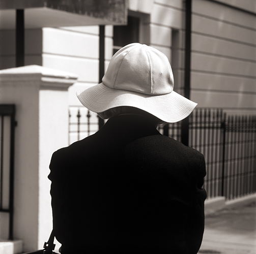 Lady in hat, Kensington, London - Getty ref: 3413-000011 - direct link on contact page