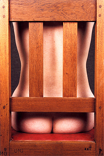 Nude on chair - Getty ref: 3413-000007 - direct link on contact page