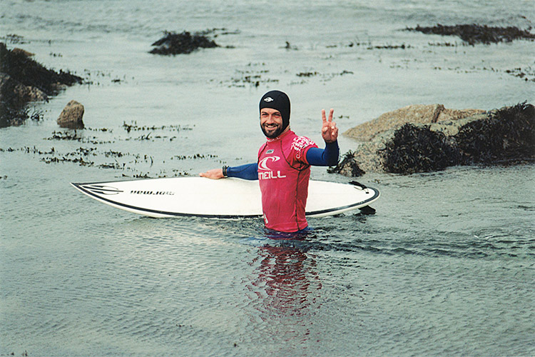 Neco Padaratz, Brazil, wading at Brims Ness, Scotland during the O'Neill Highland Open 2006